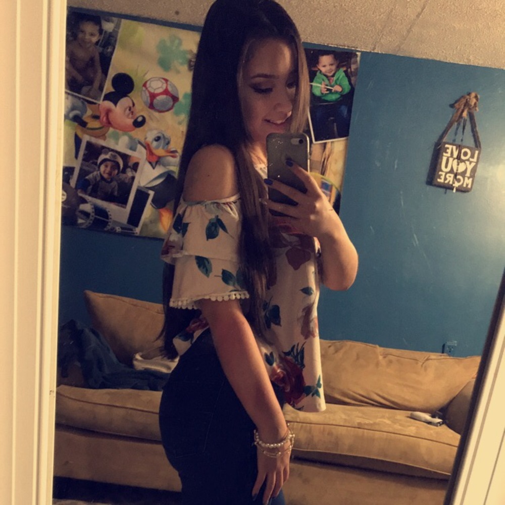 Meet your Posher, Leslie